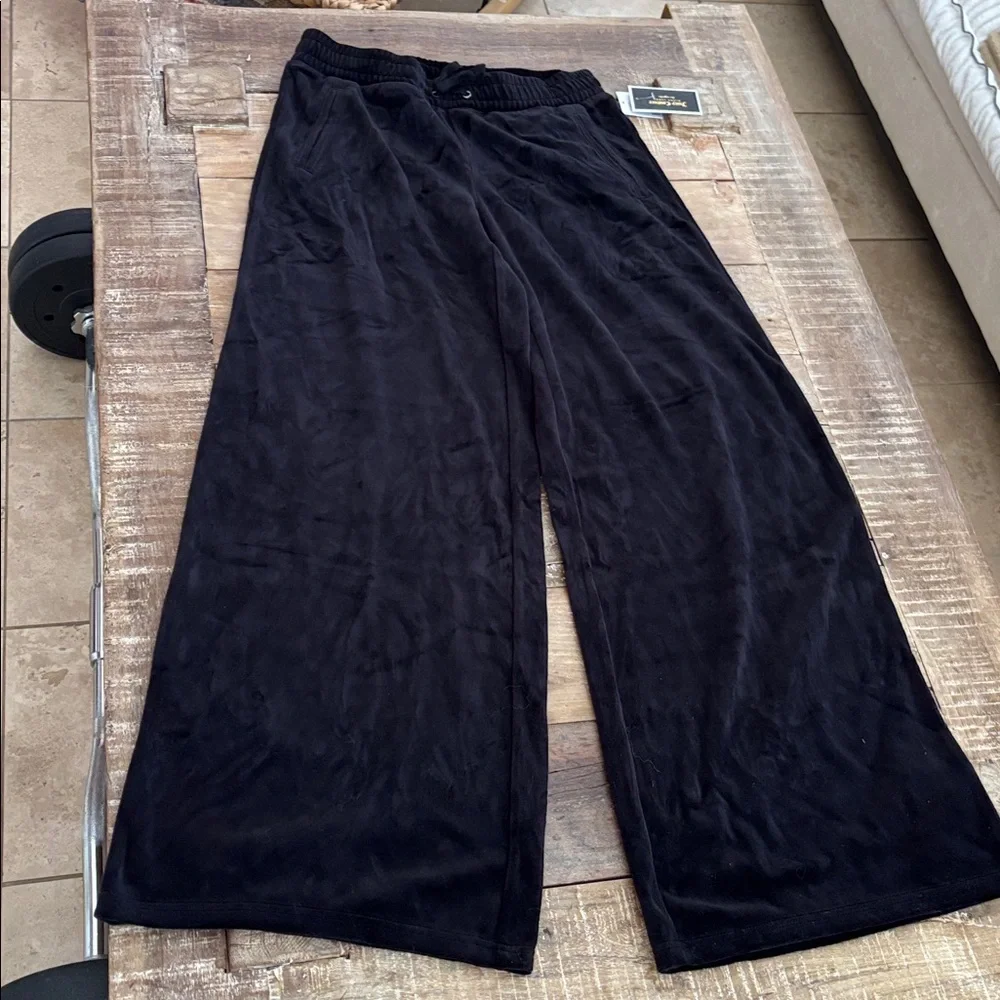 UO Juicy Couture Black Label Los Angeles Joggers /
2017 Collection NWT - Picture 6 of 6